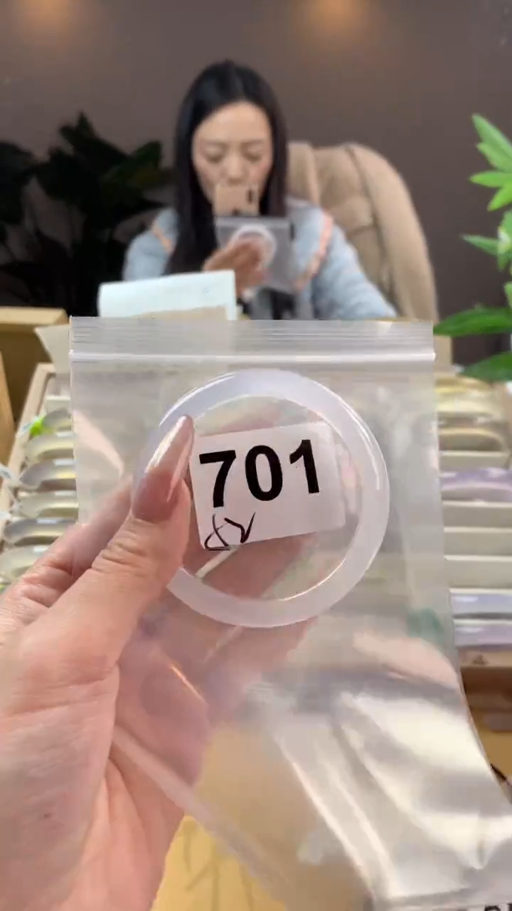 【闪购商品】玛瑙/玉髓手镯未镶嵌701