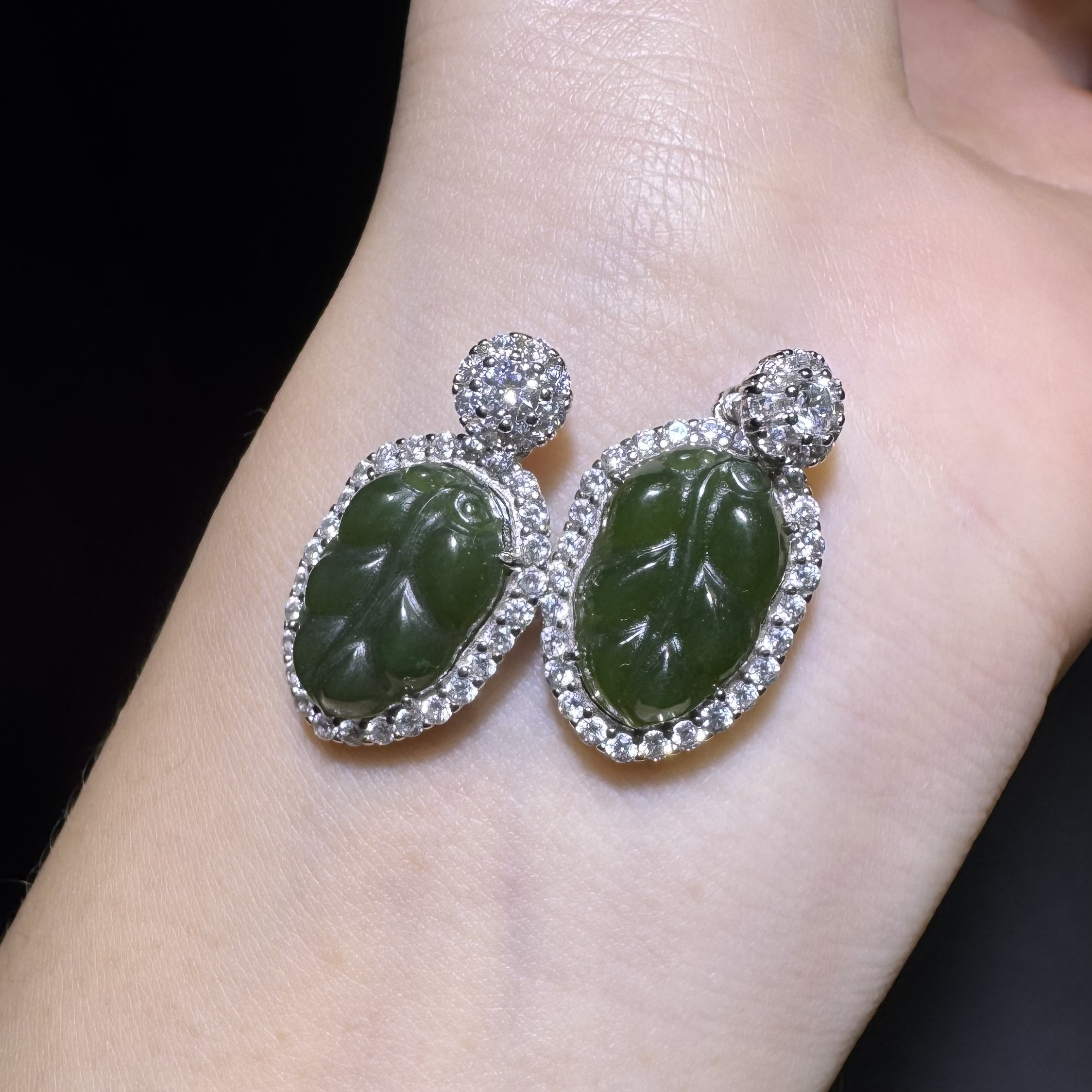 HY4846-S925银镶嵌和田玉碧玉叶子吊坠-配链-多样性发其一WR