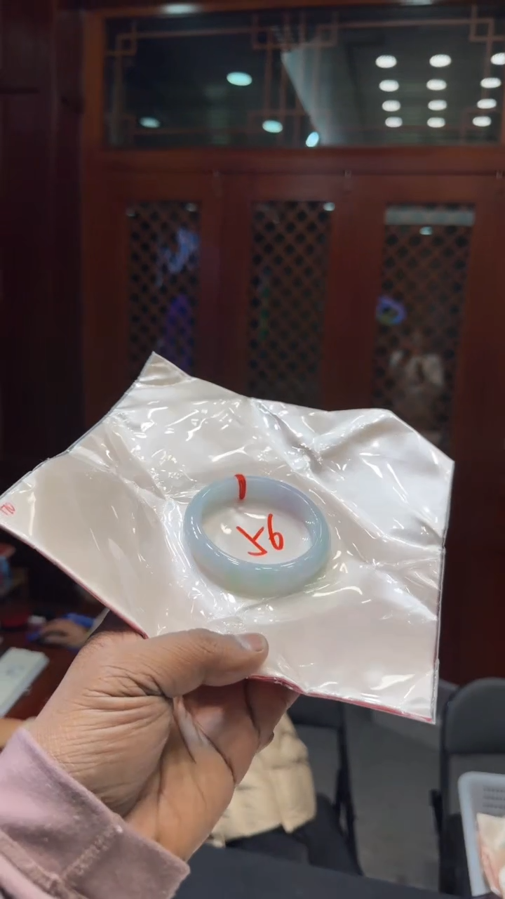 【闪购商品】翡翠手镯未镶嵌手镯