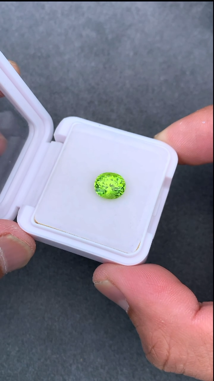 【闪购商品】橄榄石裸石未镶嵌3克拉