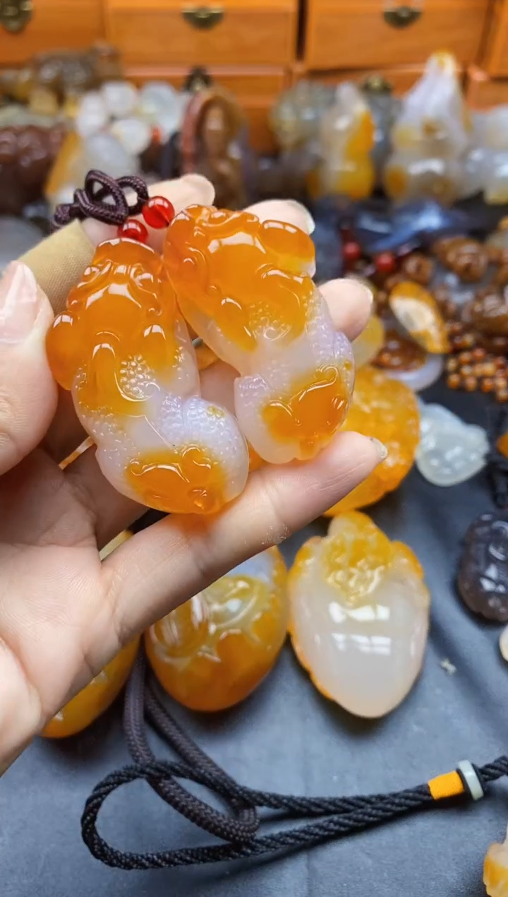 未镶嵌1玛瑙/玉髓好****。ll
