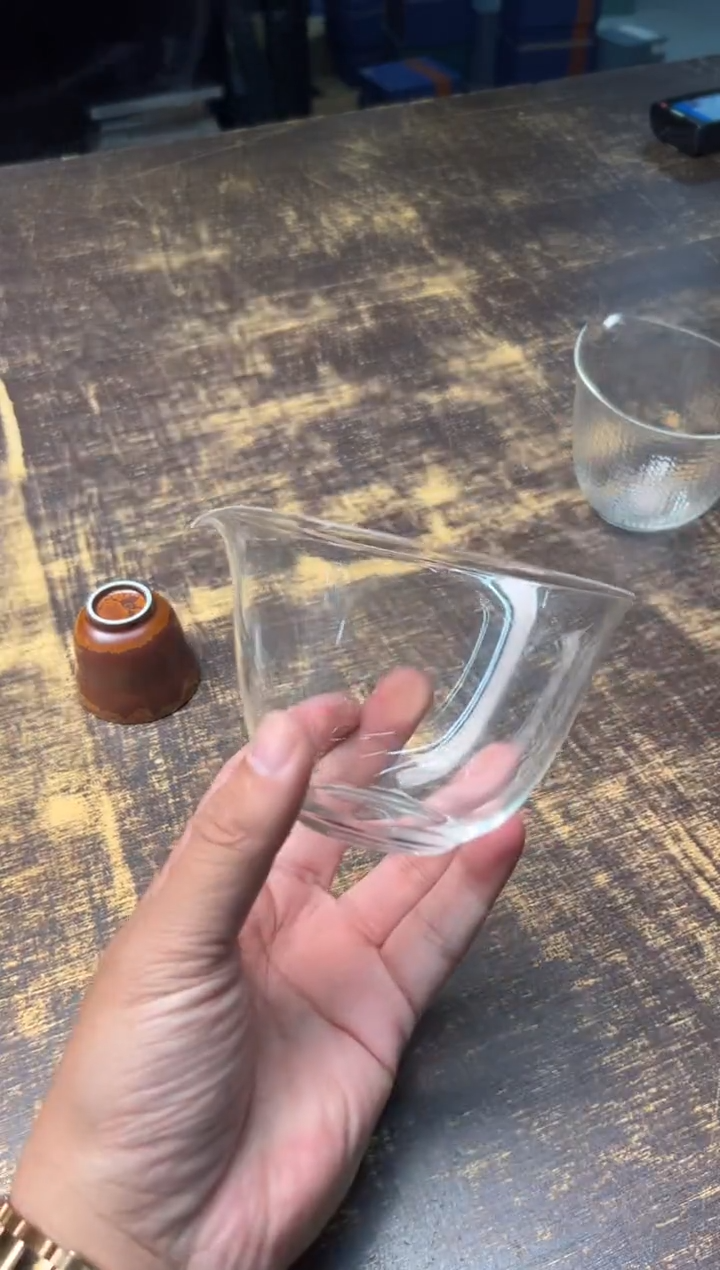 【闪购商品】/魏小玻水滴公杯（透明）