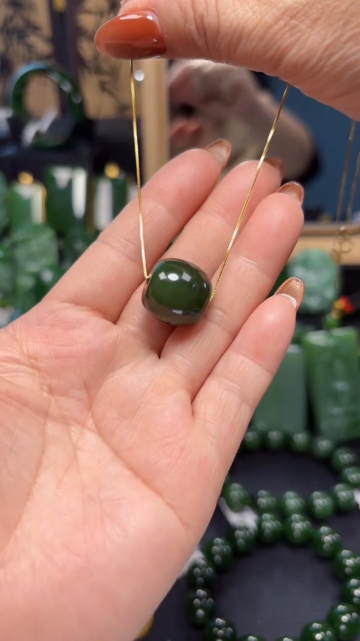 【闪购商品】和田玉（碧玉）吊坠(赠链)18K金镶嵌1