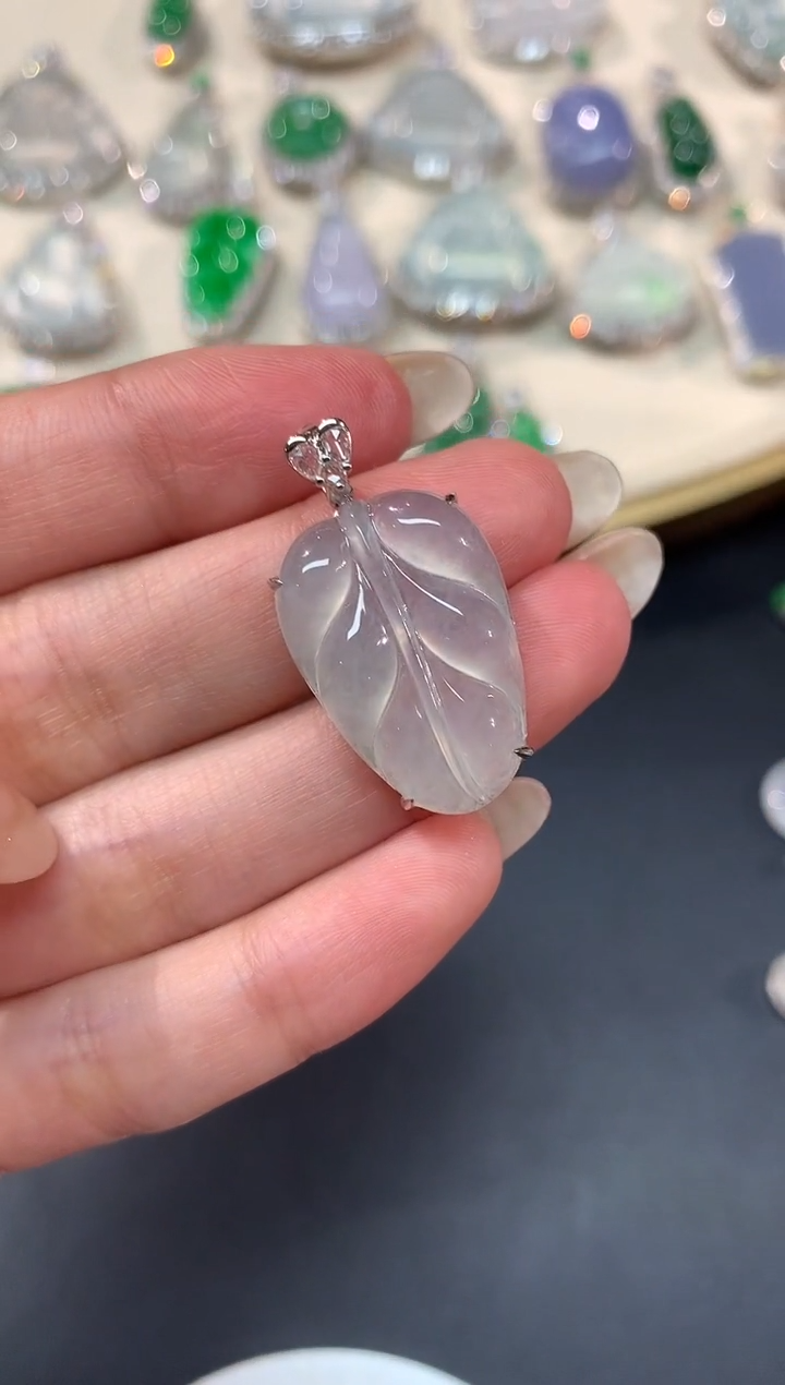 【闪购商品】翡翠吊坠(不含链)18K金镶嵌A70|4980