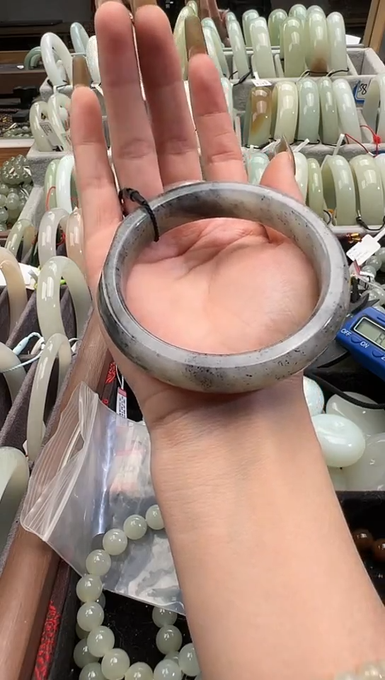 【闪购商品】和田玉手镯未镶嵌和田玉子料青花手镯60+