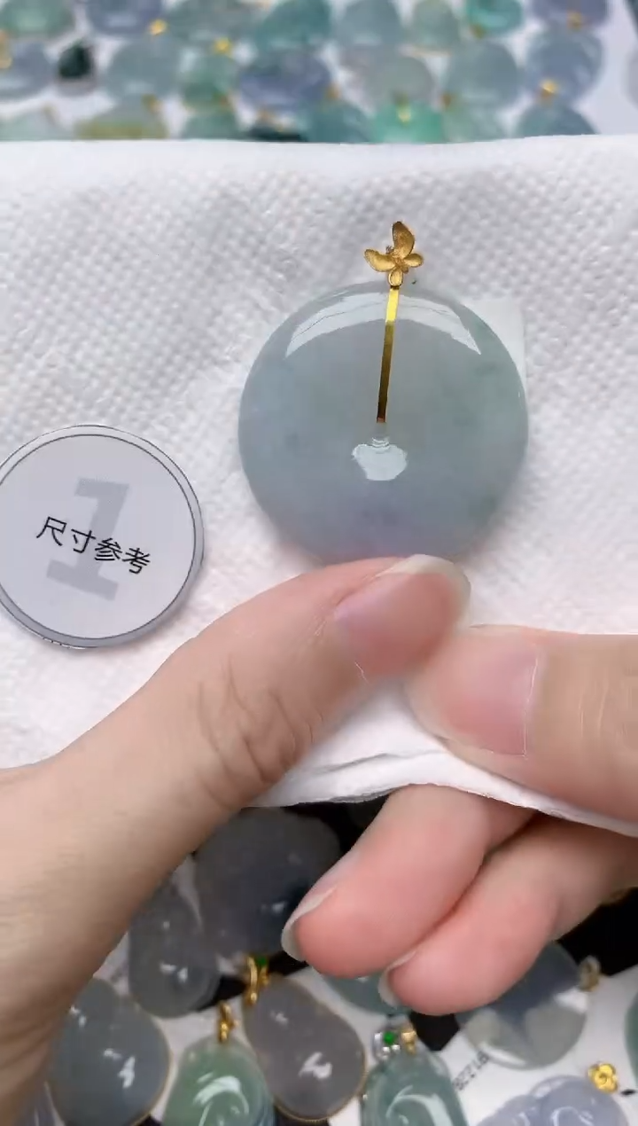 翡翠18K金镶嵌颈饰天然A货翡翠