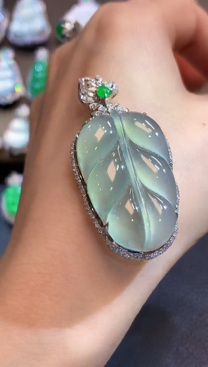 吊坠(不含链)18K金镶嵌翡翠C30