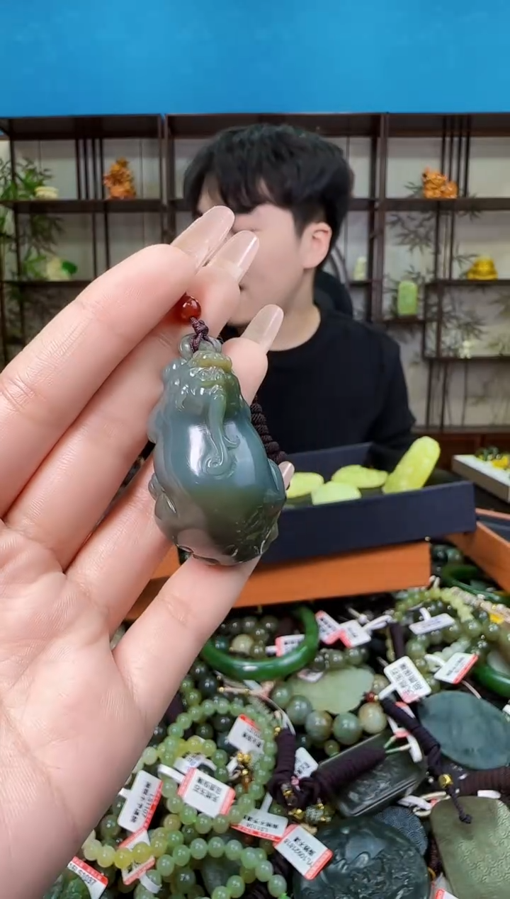 颈饰未镶嵌和田玉多样性发一