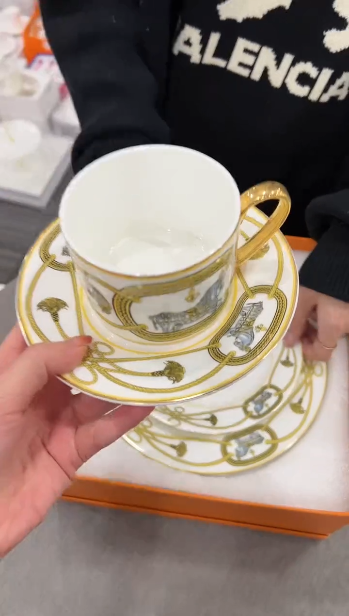 【闪购商品】杯H623--------------