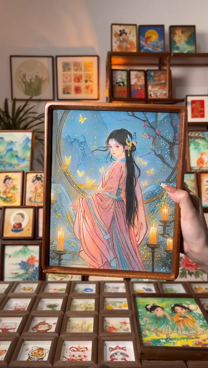 【闪购商品】国画回眸一笑百媚生 手绘国画10寸花梨