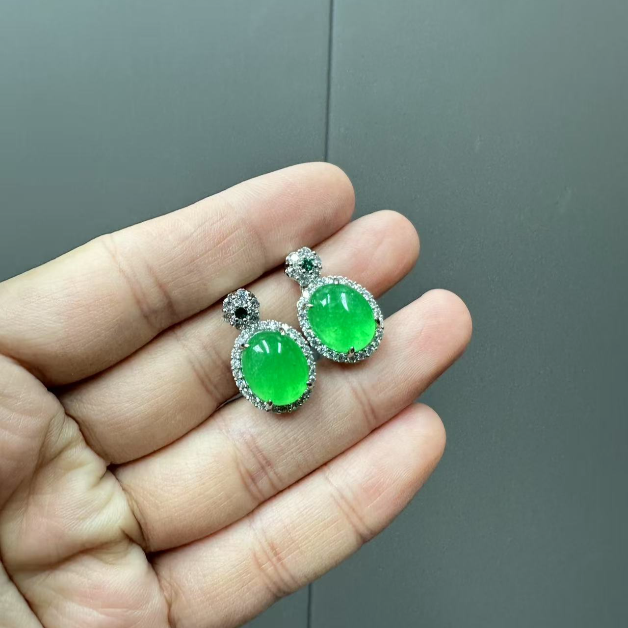 翡翠s925太阳花大蛋面耳针新款