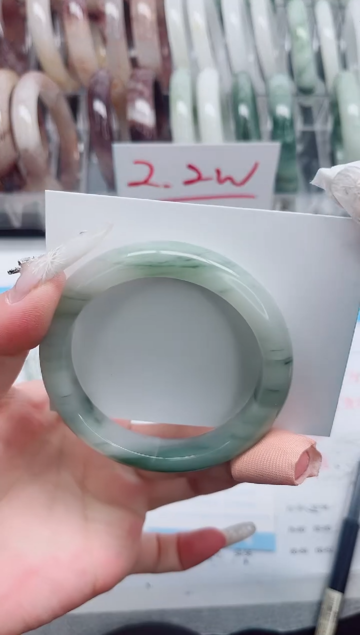 【闪购商品】石英质玉手镯未镶嵌A73-56.1