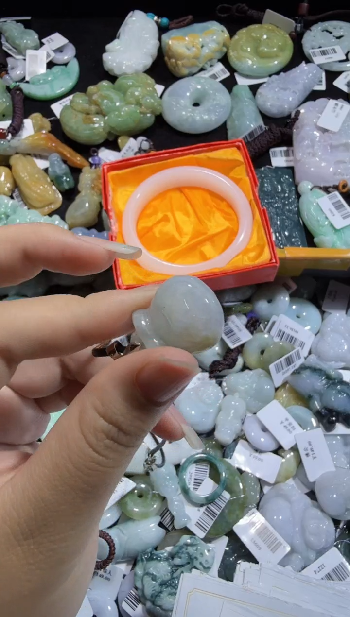 【闪购商品】翡翠颈饰未镶嵌00000187