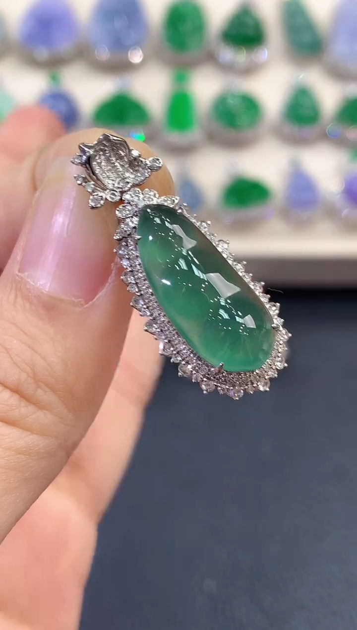 【闪购商品】翡翠吊坠(不含链)18K金镶嵌C122