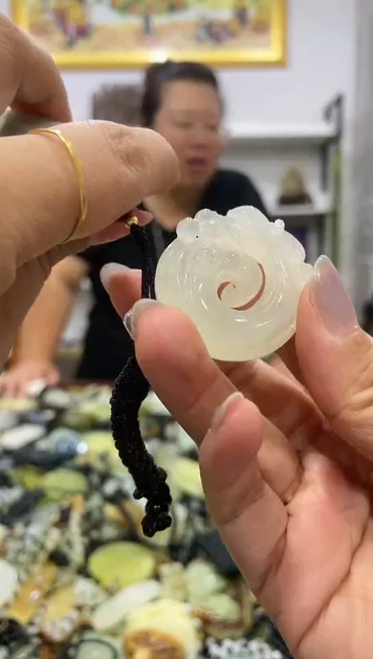 岫玉未镶嵌挂件  