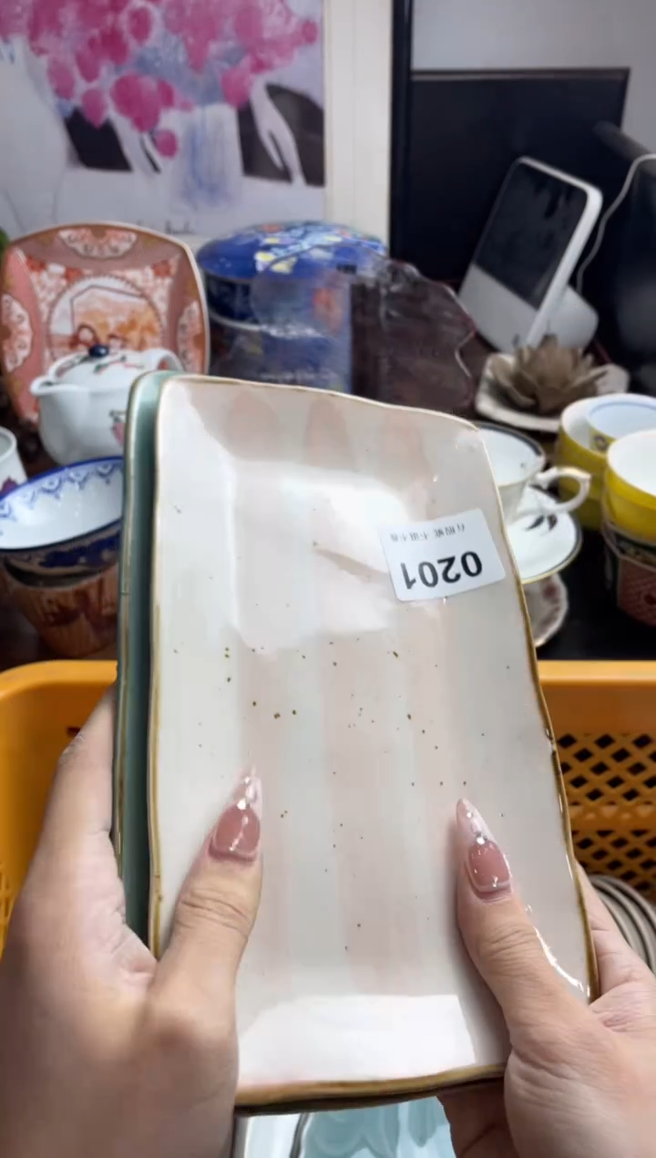 【闪购商品】瓷片tthghjghjhjhj322