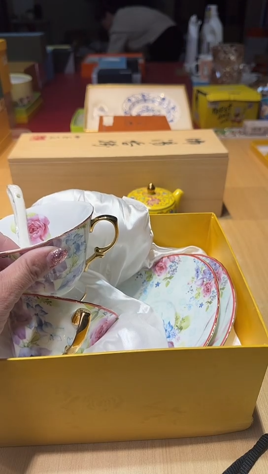 瓷片生活的本意是开心啊@@1