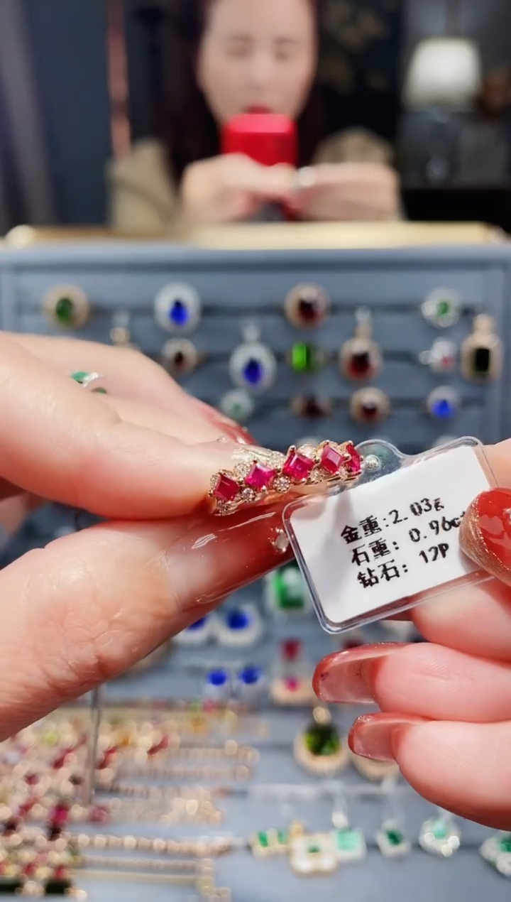 【闪购商品】红宝石戒指18K金镶嵌0.96.