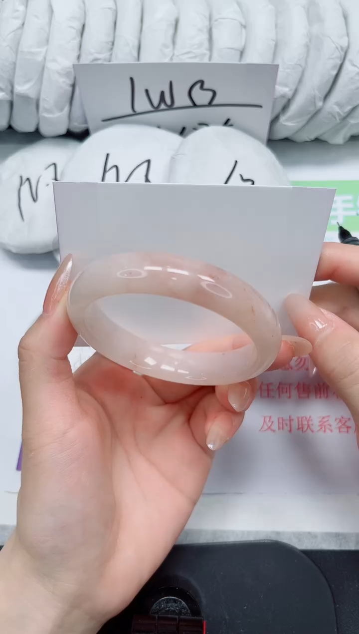 石英质玉手镯未镶嵌51-57.5