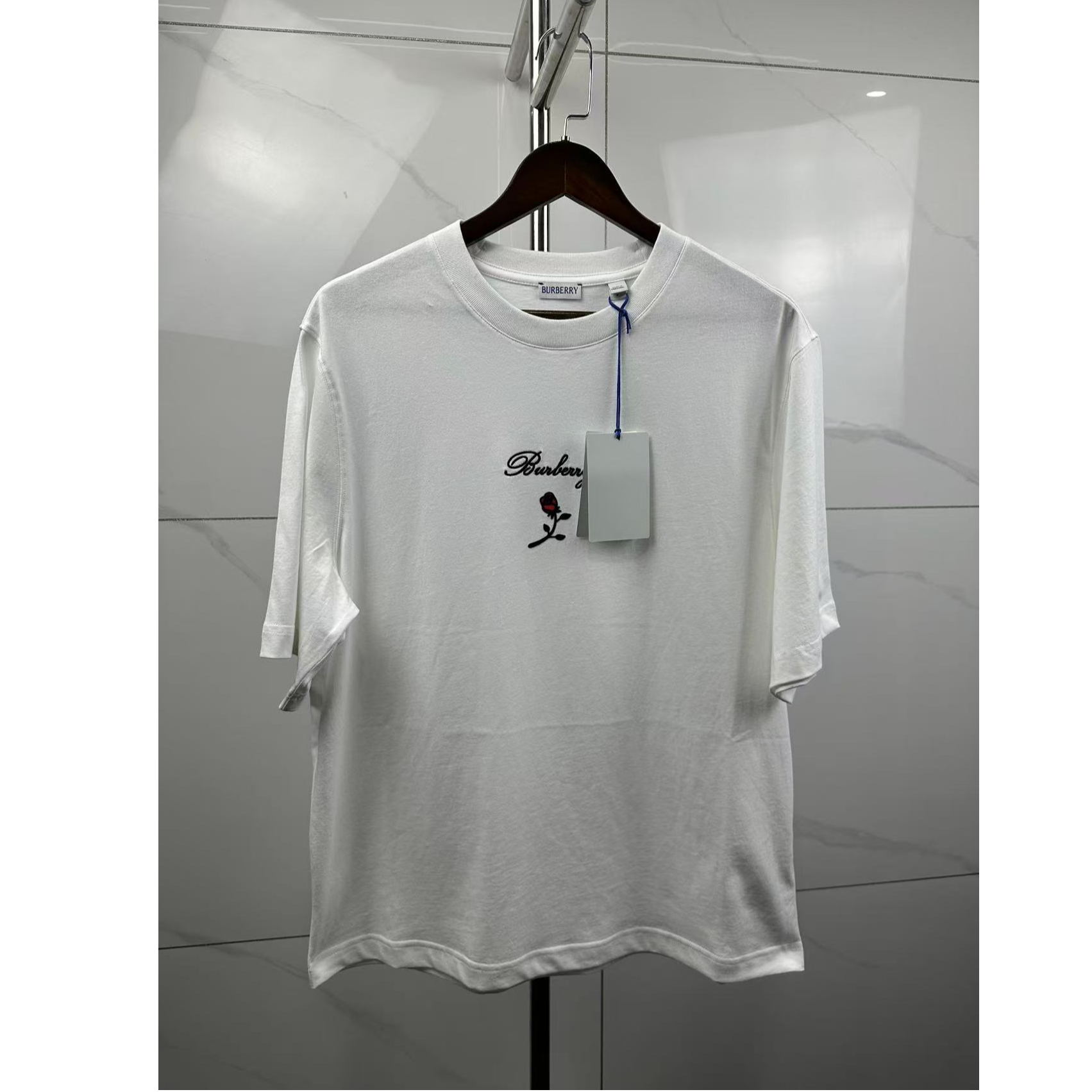 99新 BURBERRY/博柏利 男士夏季胸口刺绣小花标纯色圆领短袖