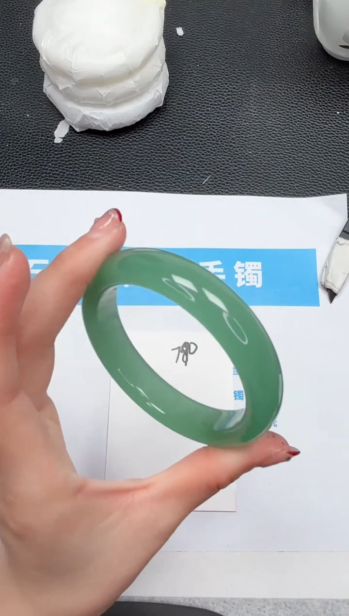 【闪购商品】石英质玉手镯未镶嵌790-56.4