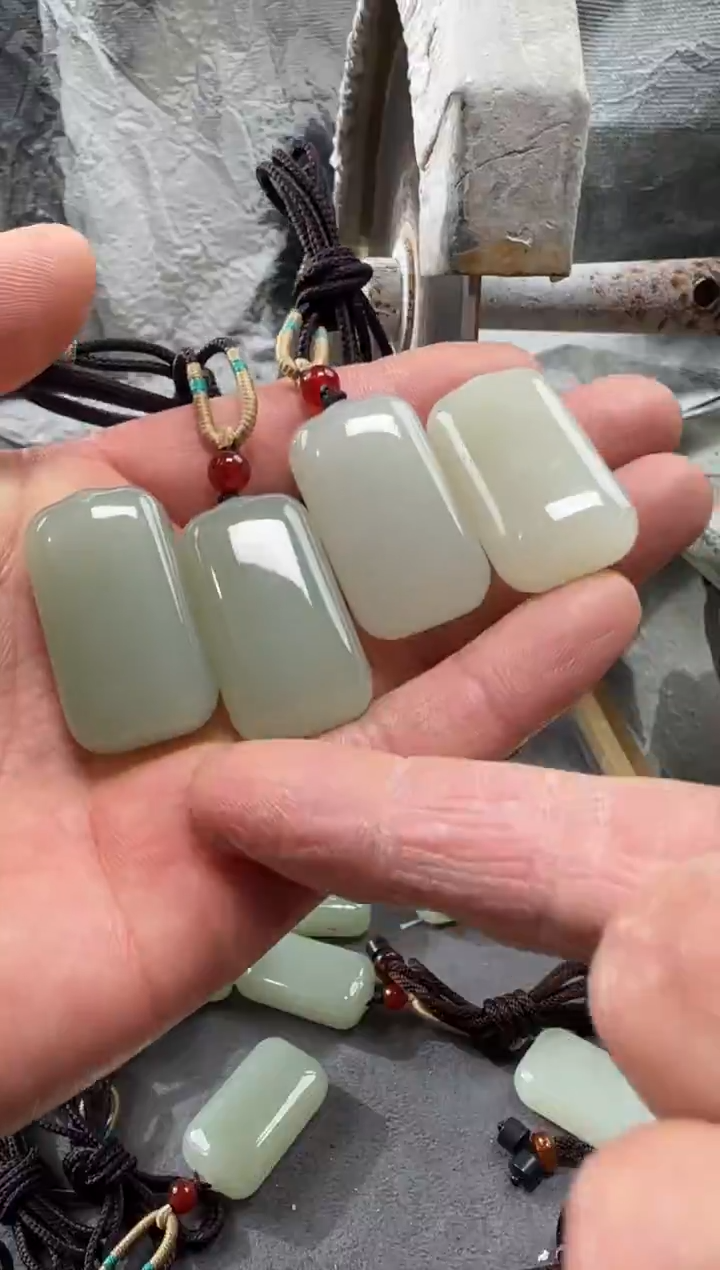 颈饰未镶嵌和田玉吊坠多样性拍一发一件