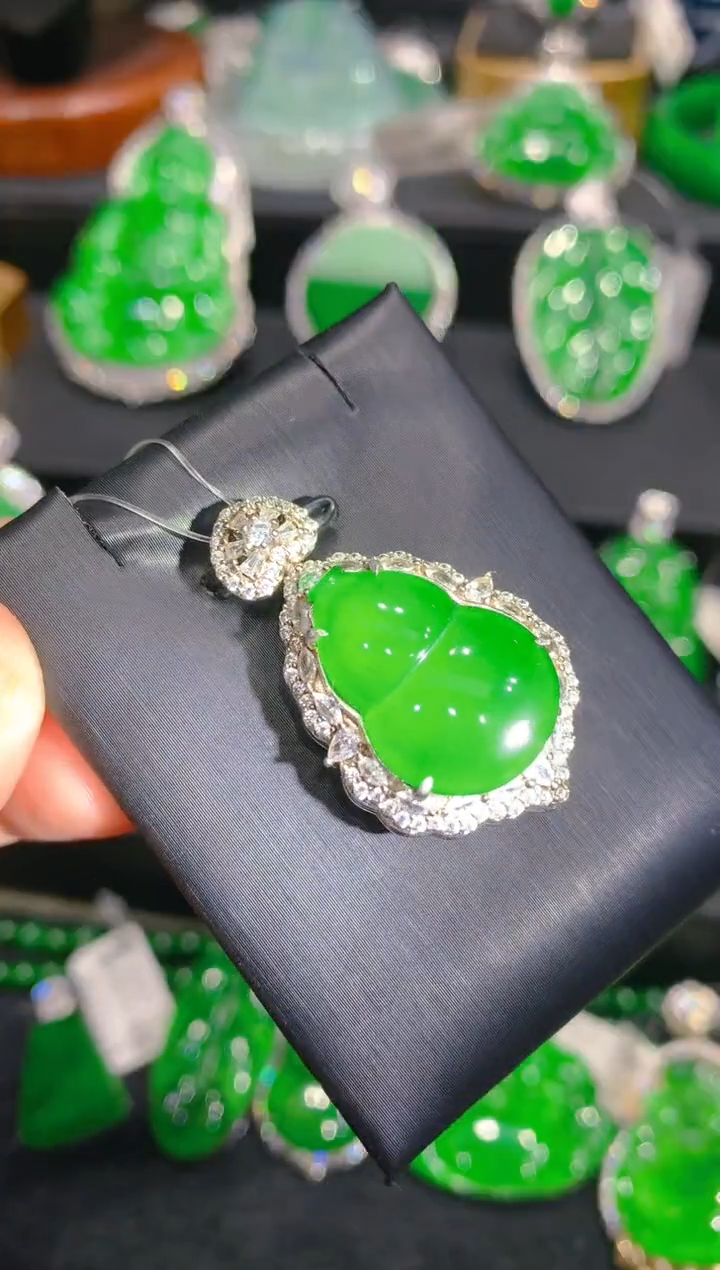 【闪购商品】翡翠颈饰银S925镶嵌45一季