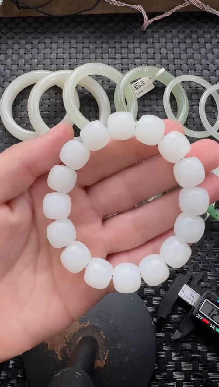 颈饰未镶嵌和田玉14*13手串