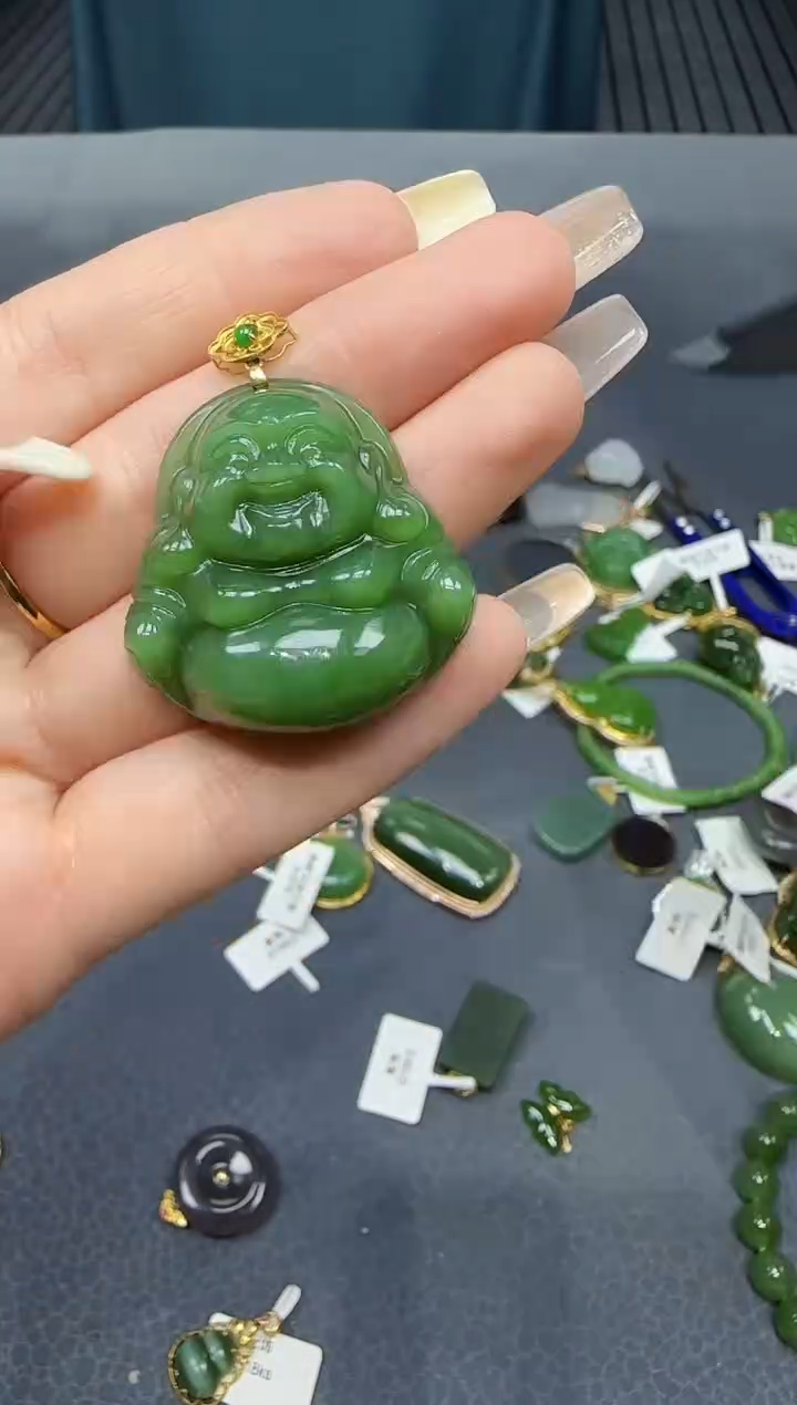 【闪购商品】和田玉挂件18K金镶嵌1