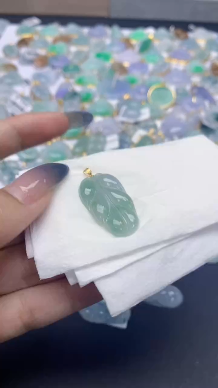 翡翠18K金镶嵌颈饰天然a货翡翠