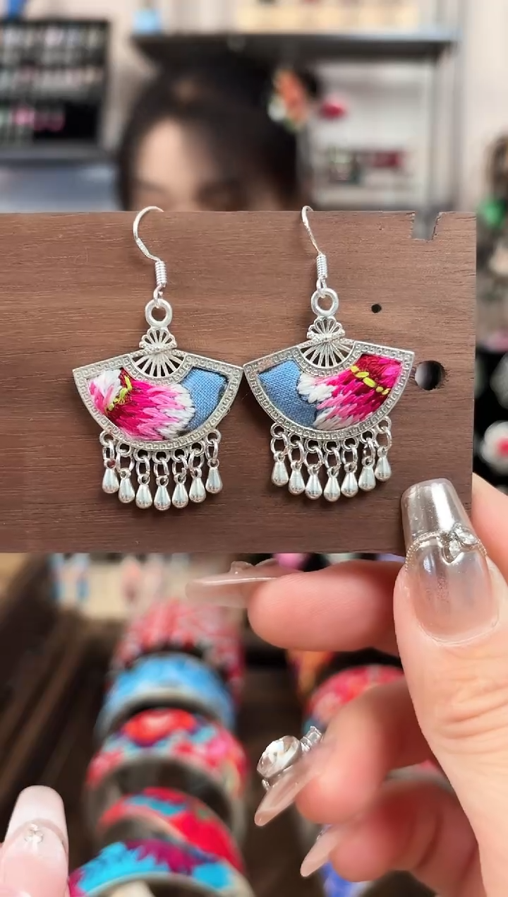 【闪购商品】织绣艺枝独秀手工饰品133