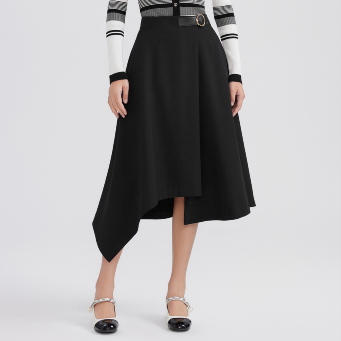  LANCY 夜幕黑不规则设计感捏褶侧腰带半裙