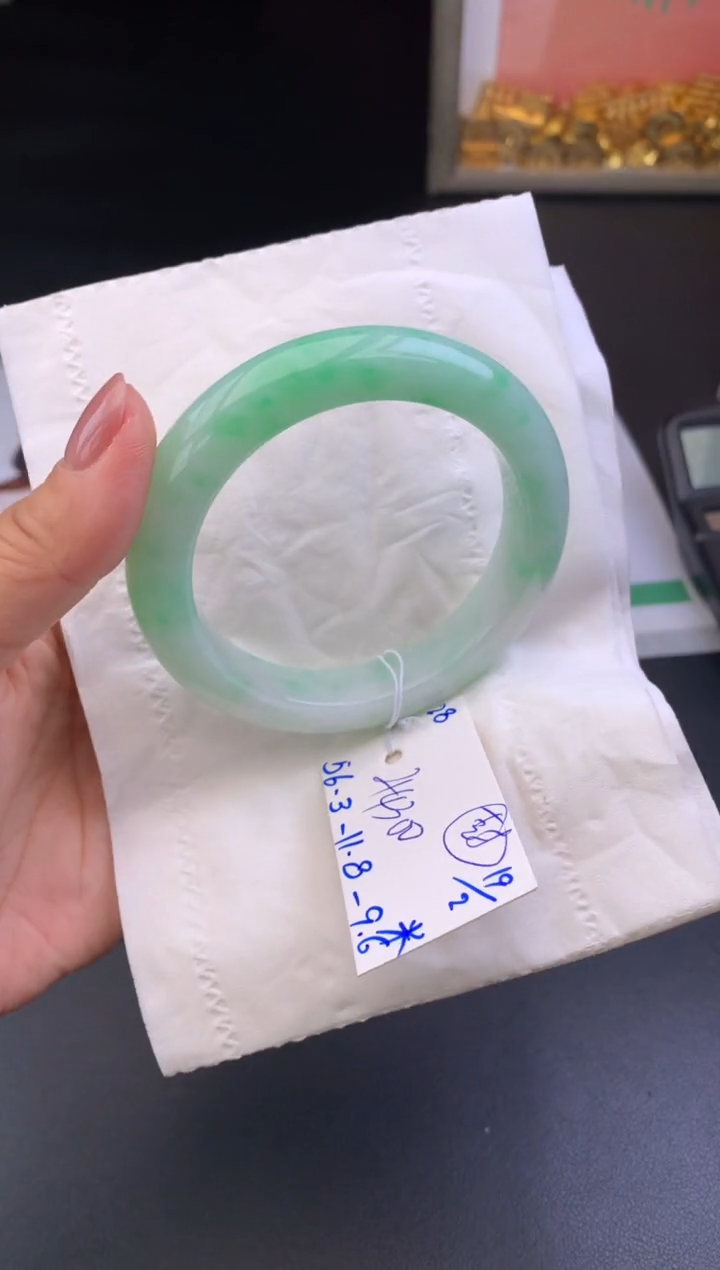 【闪购商品】翡翠手镯未镶嵌玉手镯