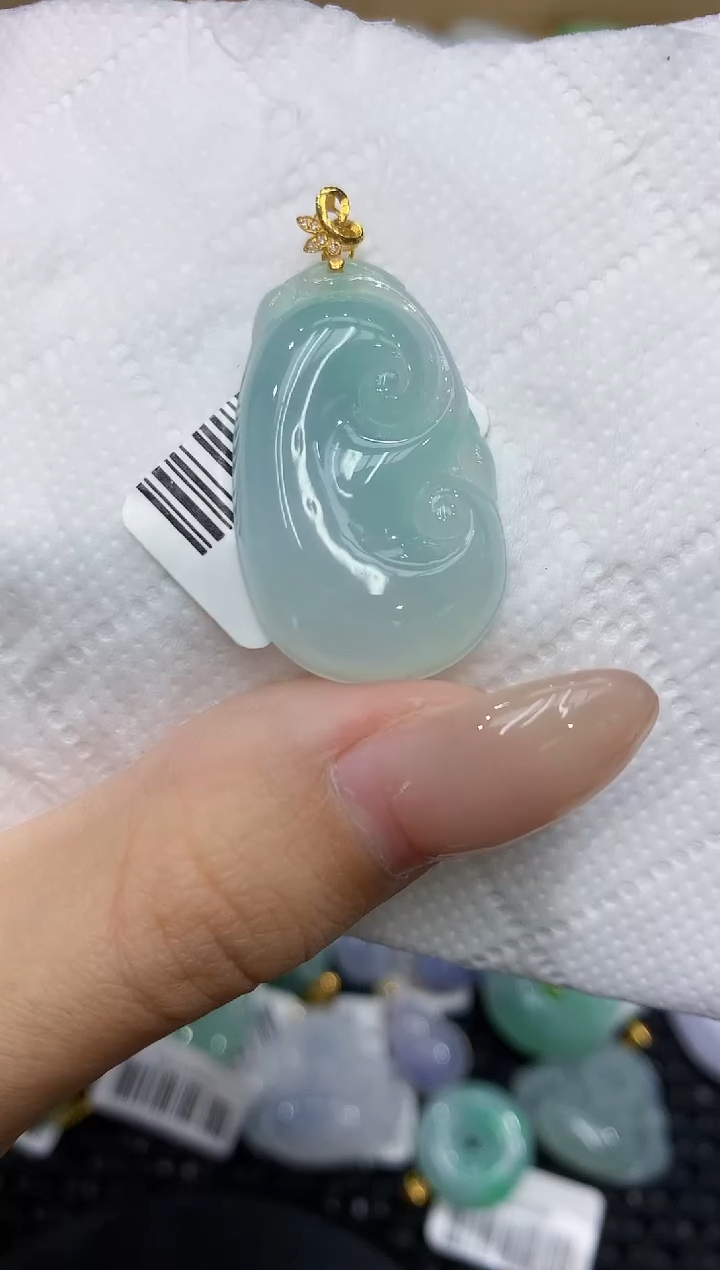 翡翠18K金镶嵌颈饰111111111111