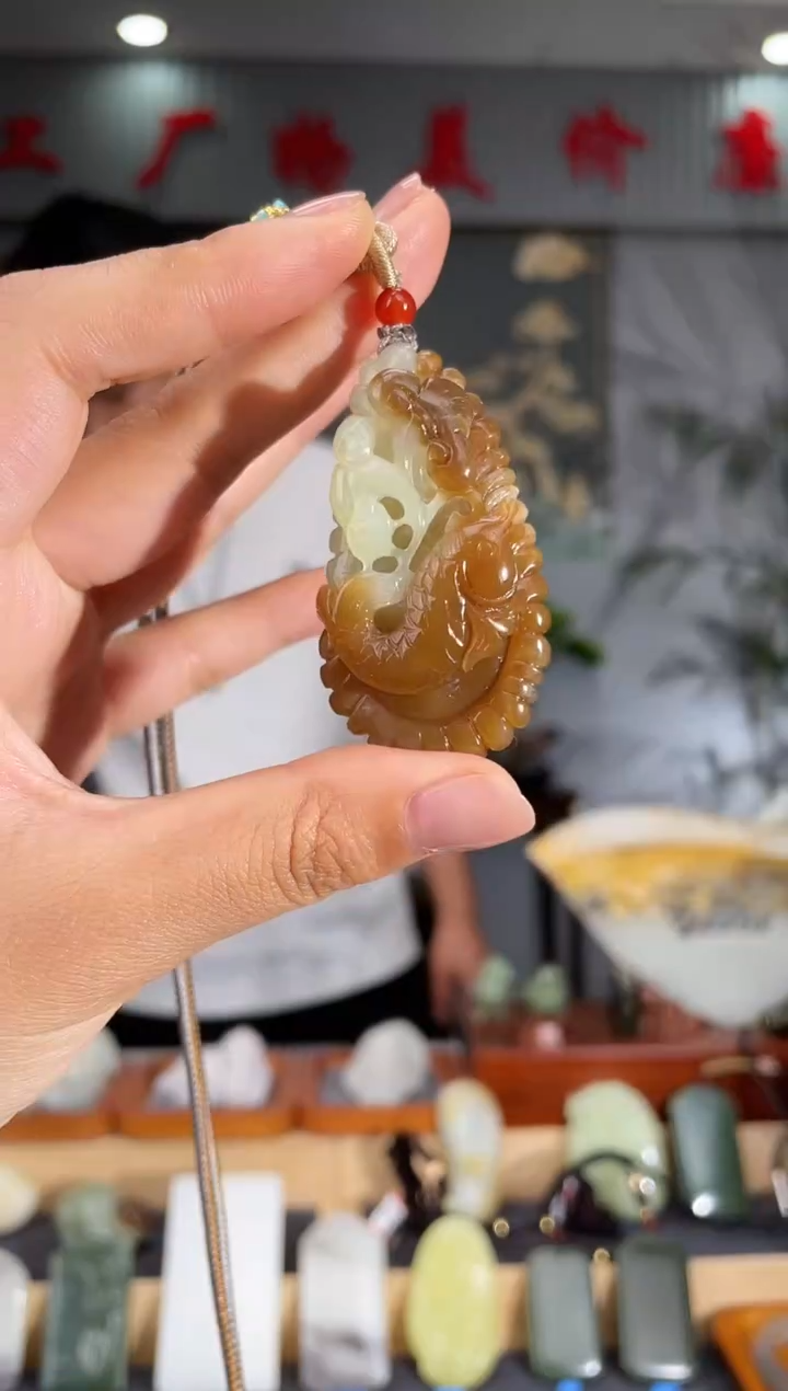 和田玉未镶嵌颈饰1