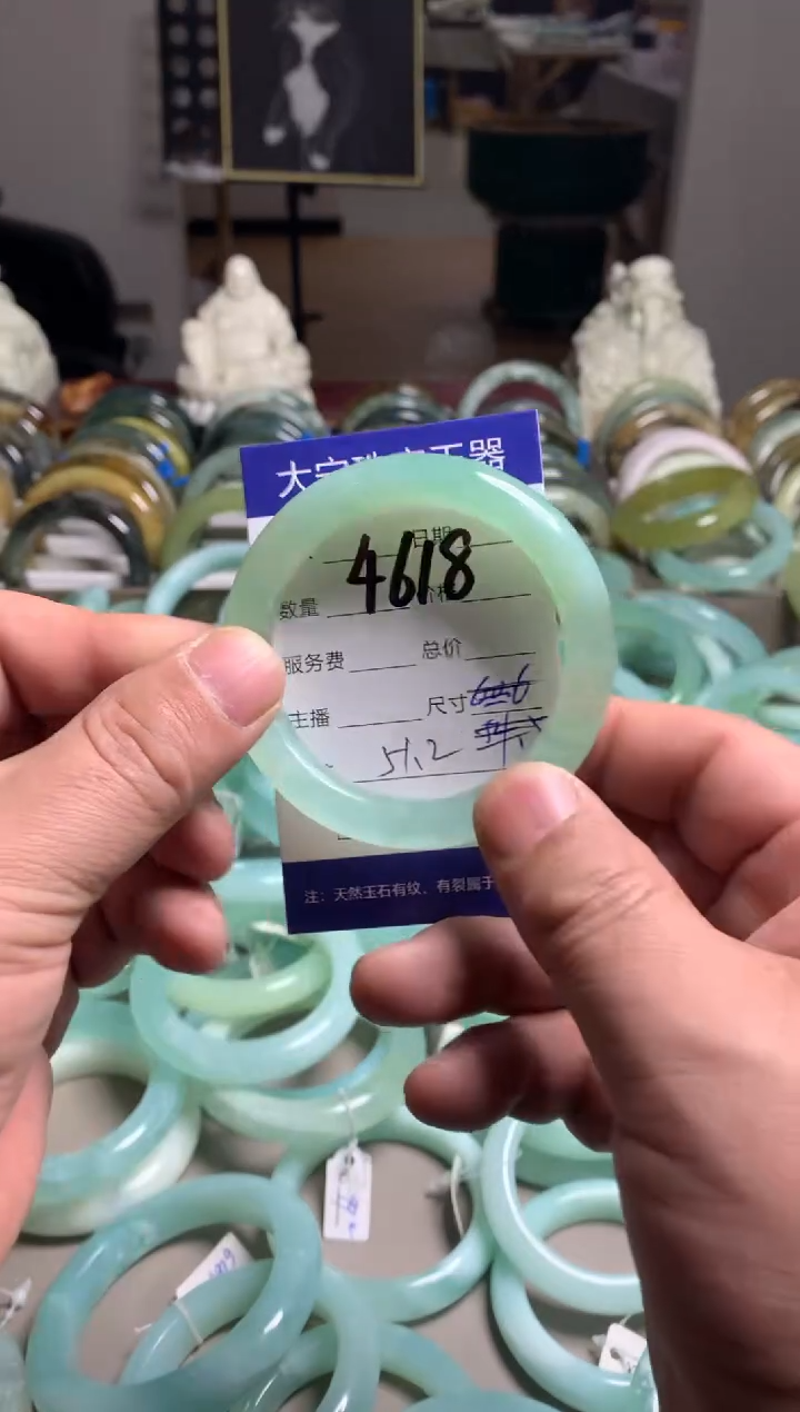 【闪购商品】蛇纹石玉手镯未镶嵌4618