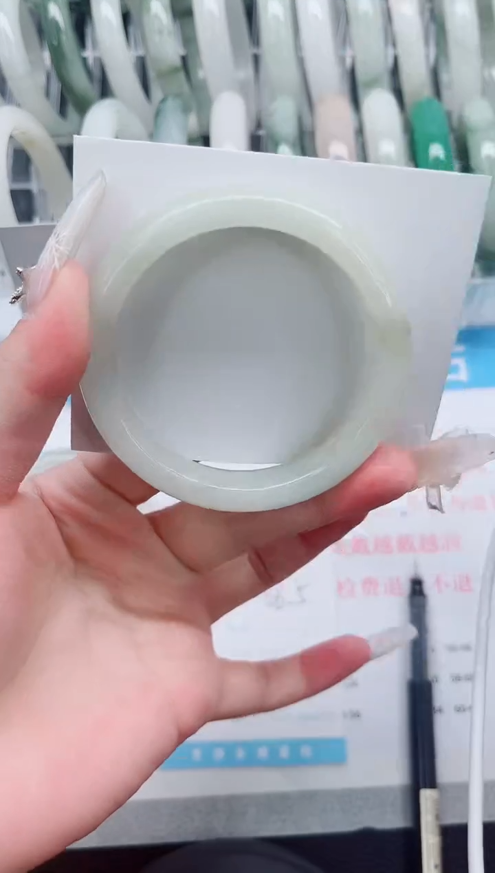 【闪购商品】石英质玉手镯未镶嵌A206-56.5