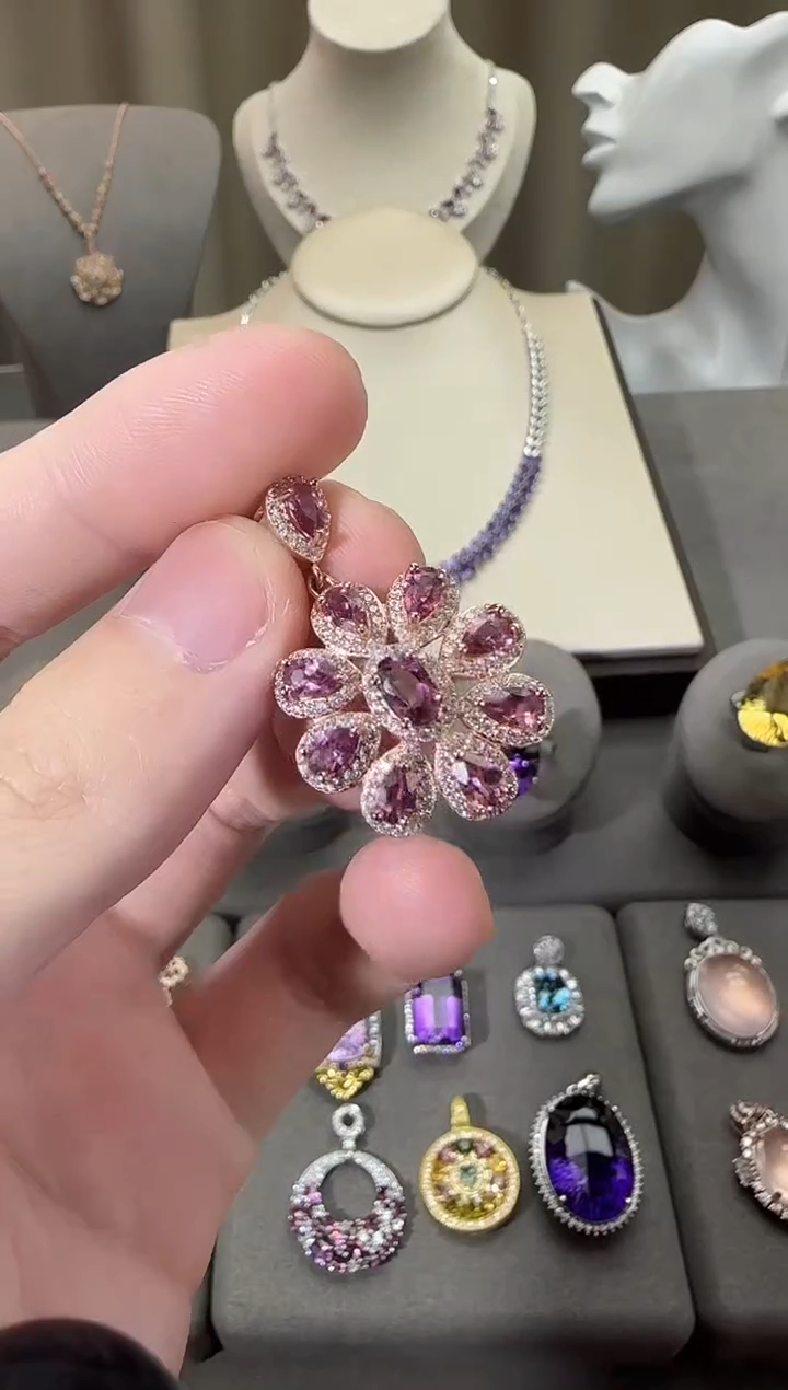 颈饰银S925镶嵌石榴石5*7mm繁花设计款