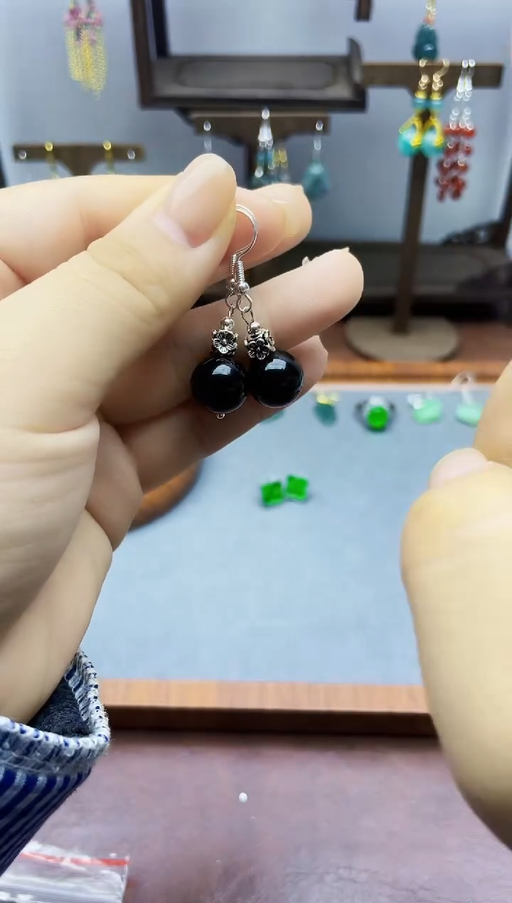 未镶嵌黑曜岩耳饰818000