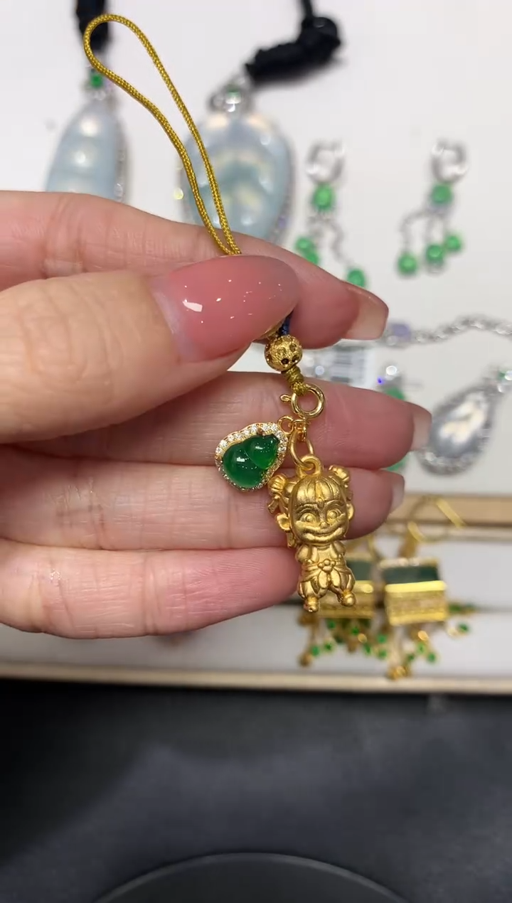 【闪购商品】翡翠吊坠(不含链)银S925镶嵌2多人多样性随机发货1件