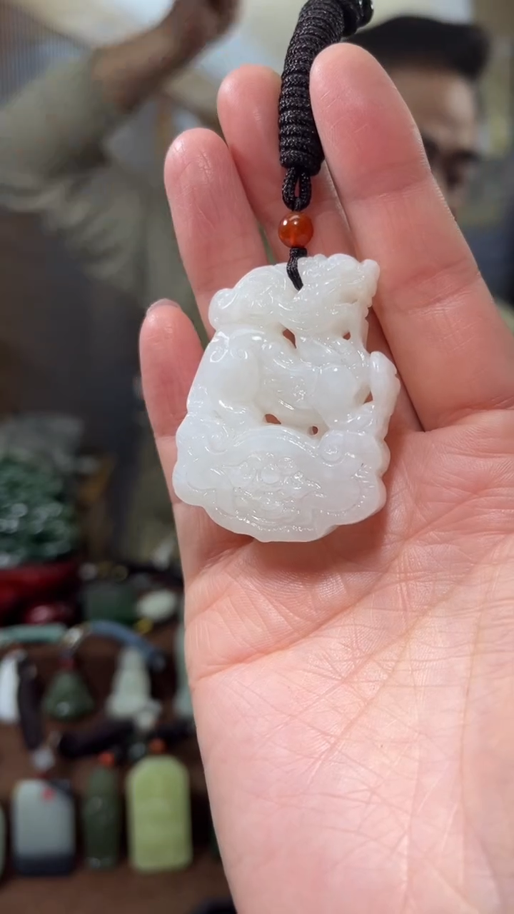 颈饰未镶嵌和田玉·