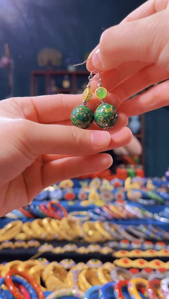 【闪购商品】犀皮漆耳环绿黄色