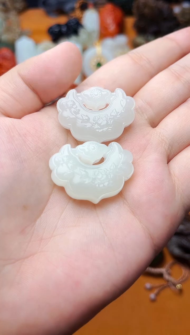 【闪购商品】和田玉颈饰未镶嵌如意锁多样性拍一发一