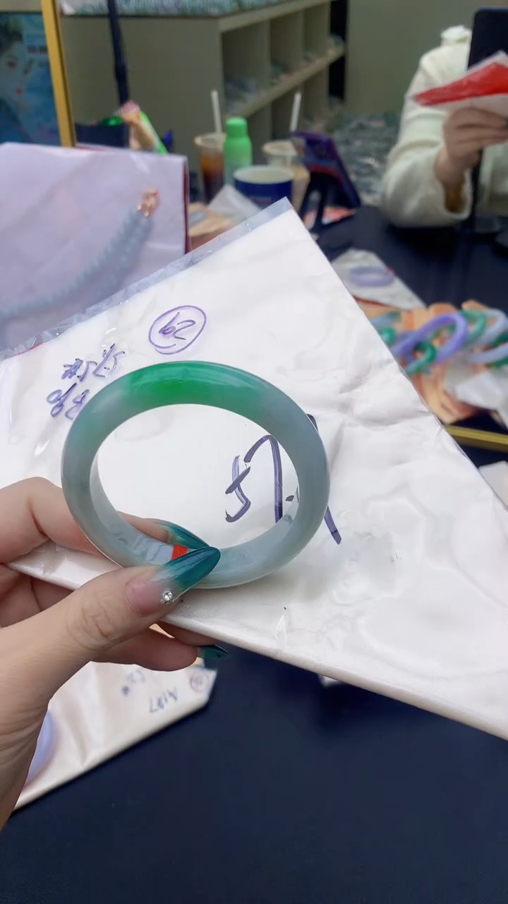 【闪购商品】翡翠手镯未镶嵌0347166272