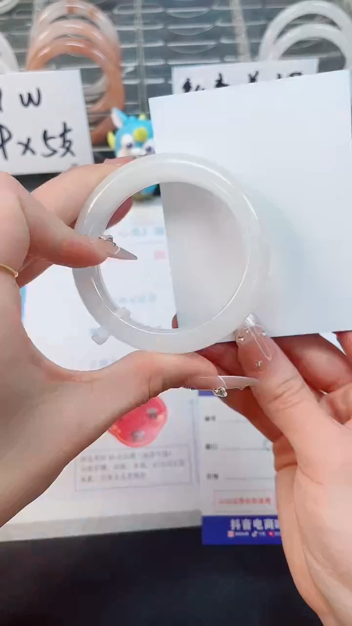 【闪购商品】石英质玉手镯未镶嵌204