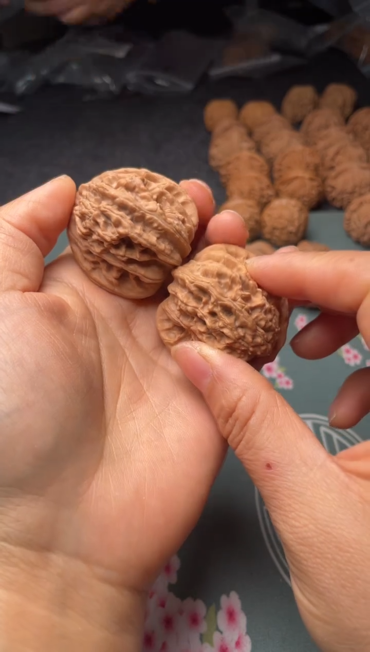 把件文玩核桃w188  霞云岭 40尺磕尖