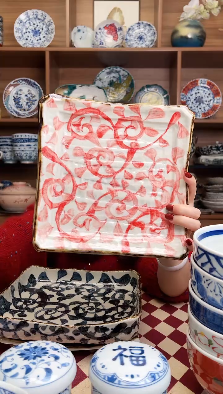 【闪购商品】瓷片章鱼唐草 四方盘浅盘（赤）