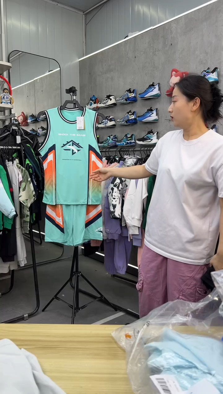 安踏儿童衣服尺码 ：165