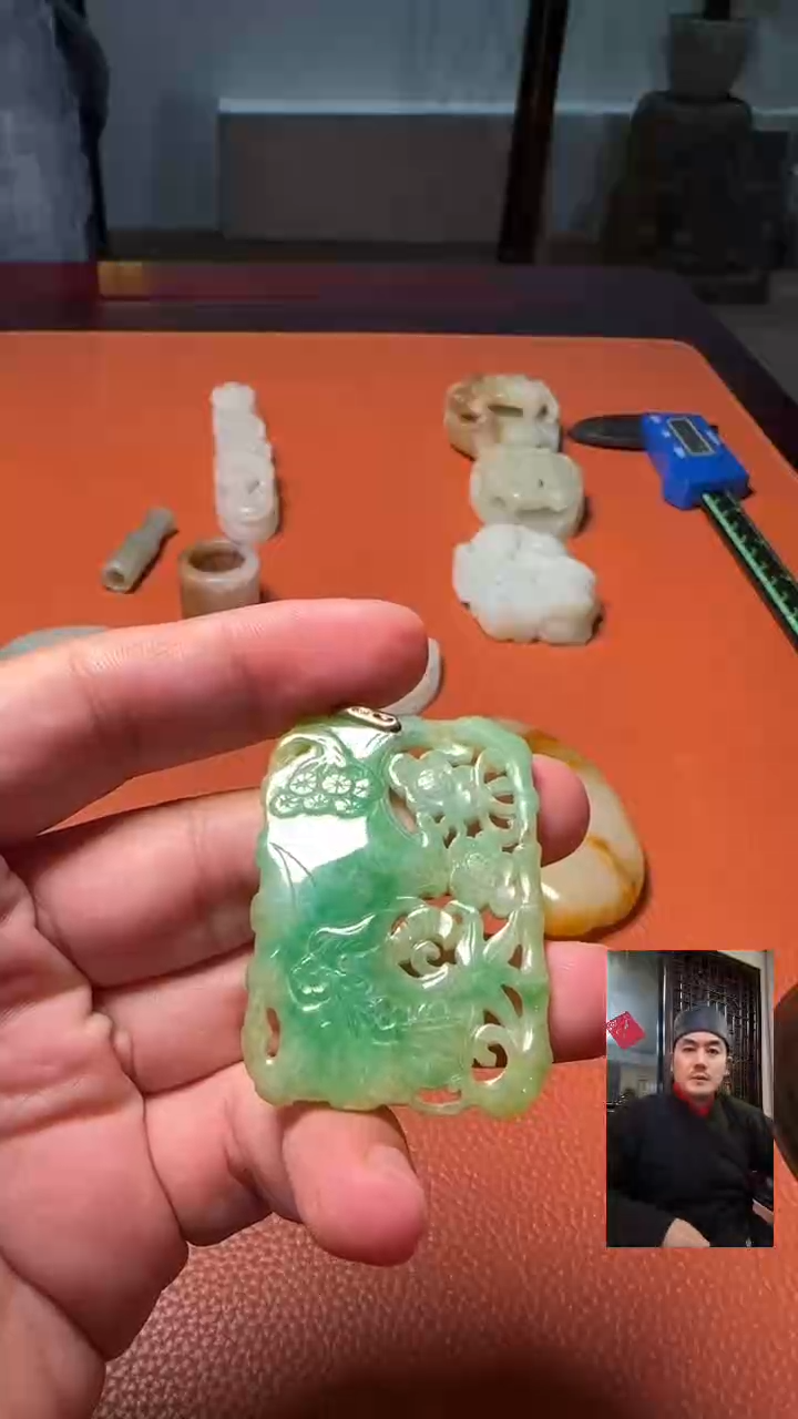 【闪购商品】翡翠清代翡翠岁寒三友牌