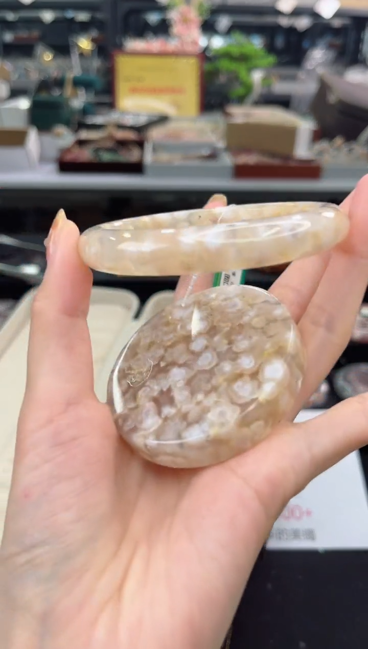 【闪购商品】石英质玉手镯未镶嵌63圈口（赠品镯心）6507222